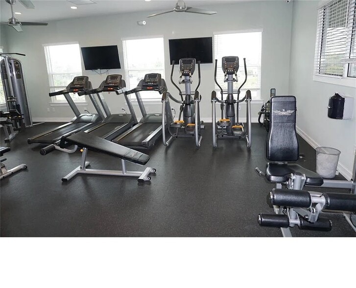 Gym - 25152 E Lenox Cir