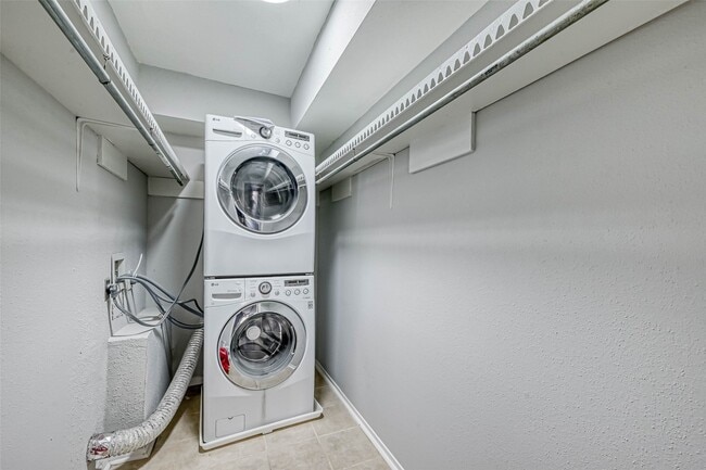 Building Photo - 4645 Wild Indigo St