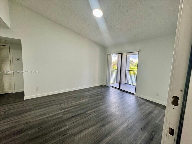 Building Photo - 15067 SW 103rd Terrace