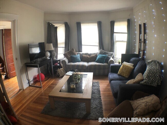 Building Photo - 16 Curtis Ave