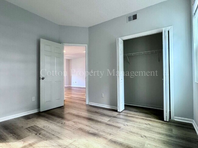 Building Photo - 2BR/2BA Condo off Wilshire Blvd - Beautifu...