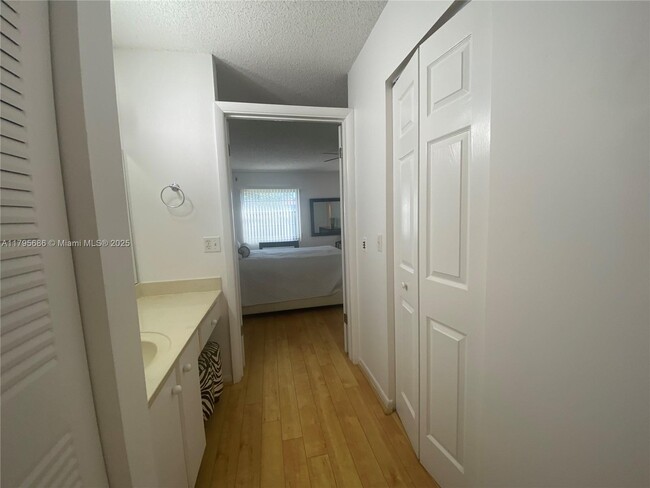 Building Photo - 1100 SW 128th Terrace