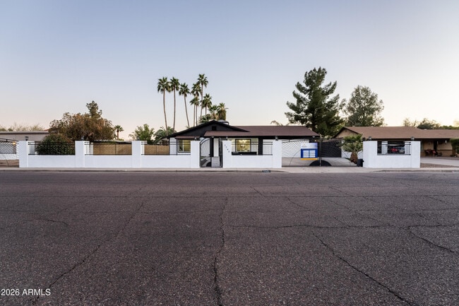 Building Photo - 1743 W Butler Dr