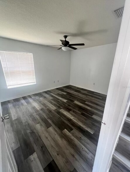 Building Photo - 1024 Park Central Cir