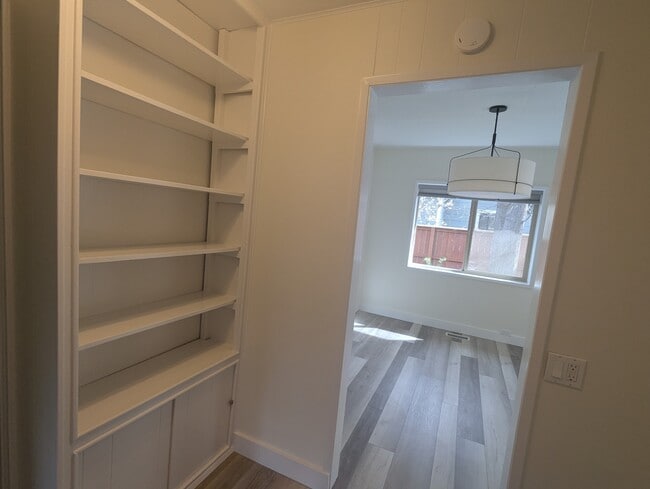 Building Photo - 402 NW 12th St