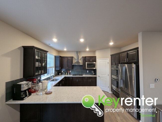 Building Photo - Spacious Northeast Tacoma 3 Bedroom Home for Rent Near Browns Point