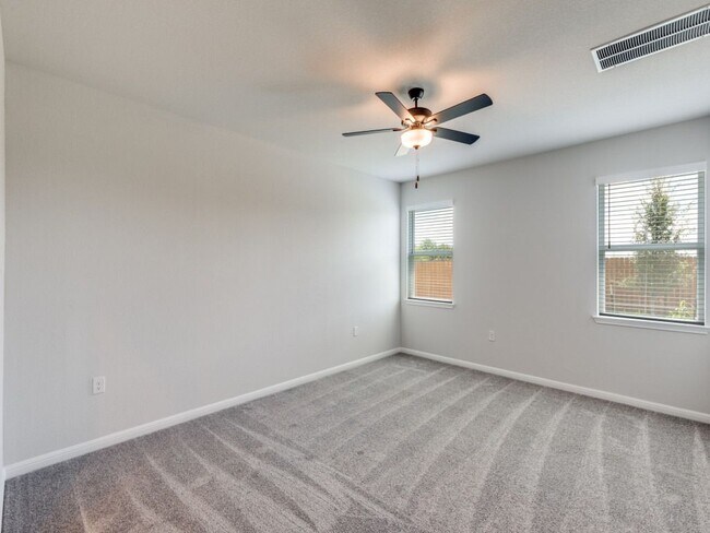 Building Photo - 1529 Purple Martin Dr