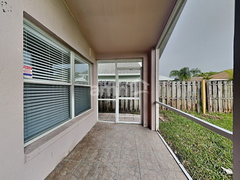 Building Photo - 14335 Moon Flower Dr