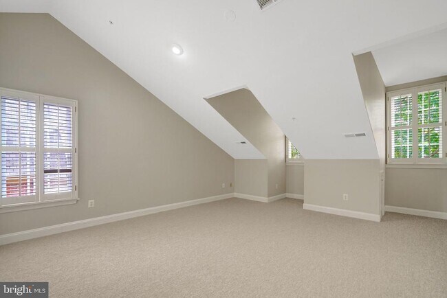 Building Photo - 1210 Roundhouse Ln