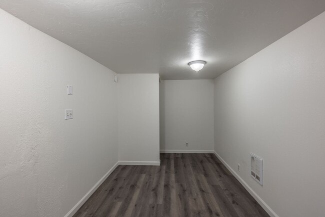 Building Photo - Newly Remodeled 3 Bed + Office, 1 Bath home in Rexburg