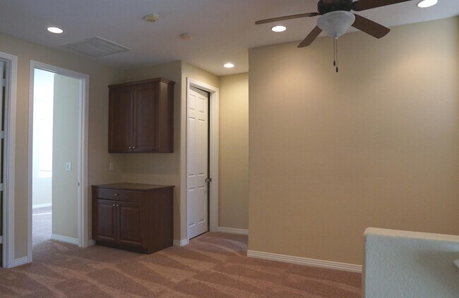 Building Photo - 35579 Domani Dr
