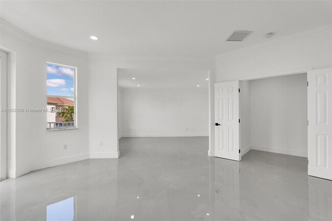 Building Photo - 15699 SW 54th Ct