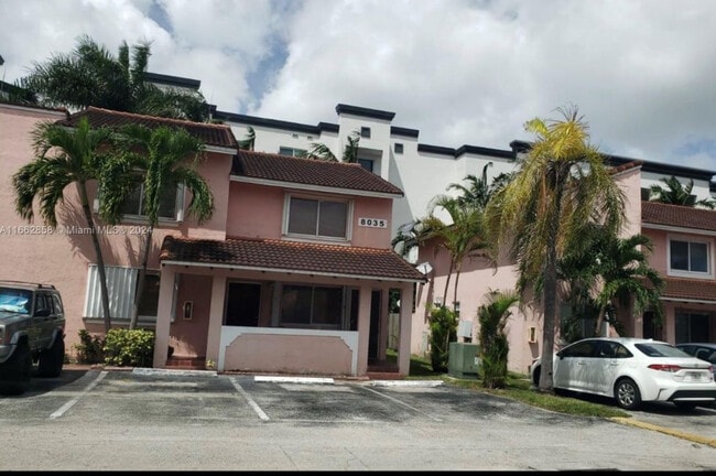 Building Photo - 8035 Lake Dr