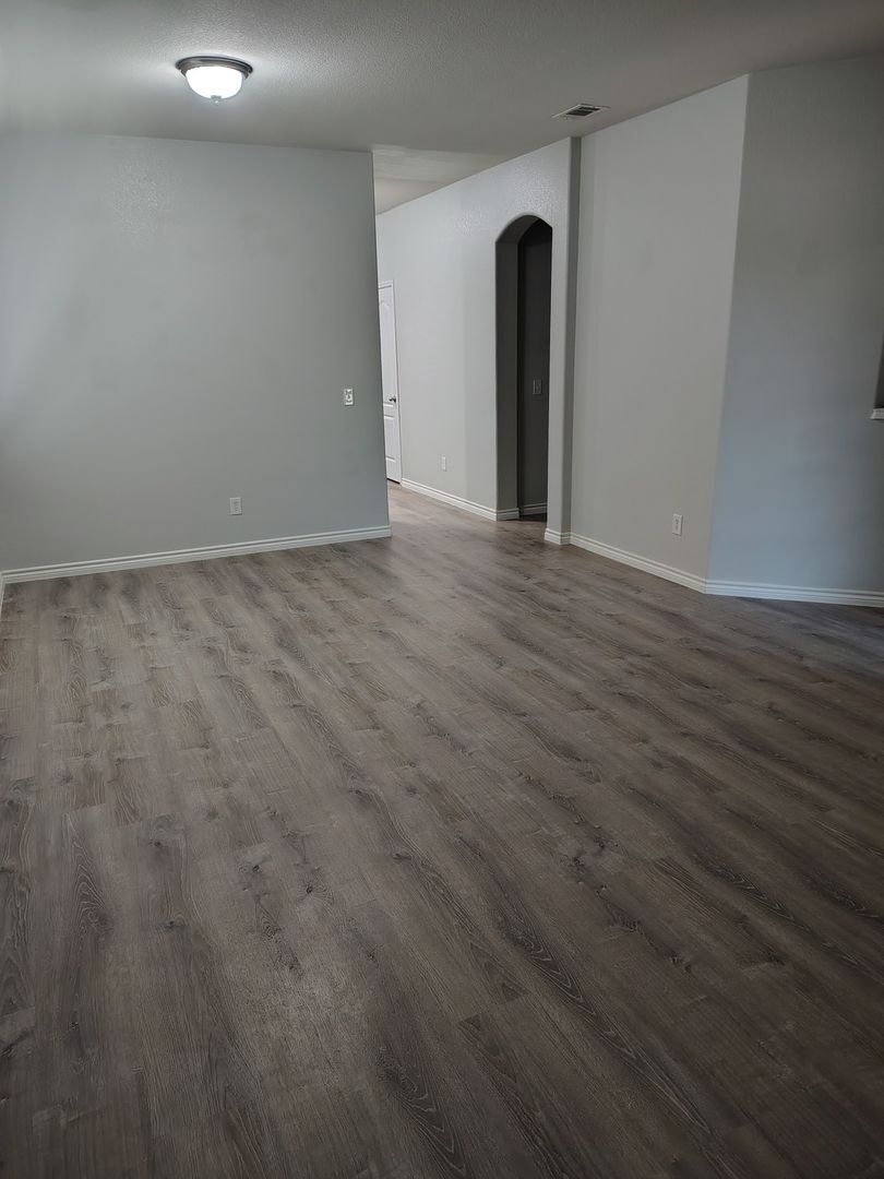 Building Photo - 1504 Waterfall Ln