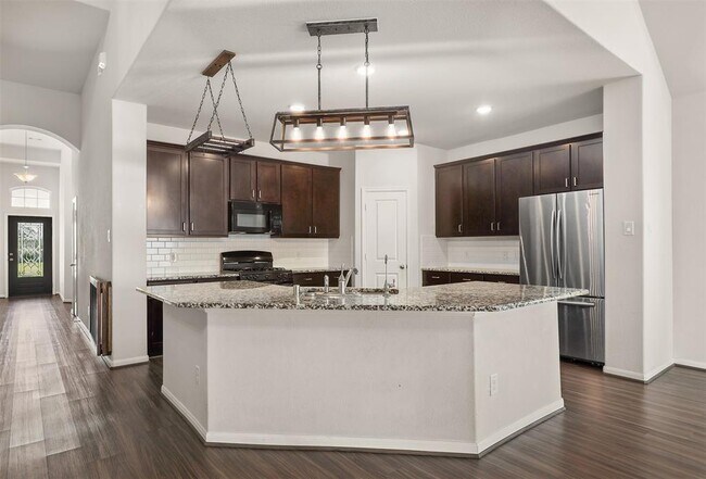 Building Photo - 2701 Bayrose Dr