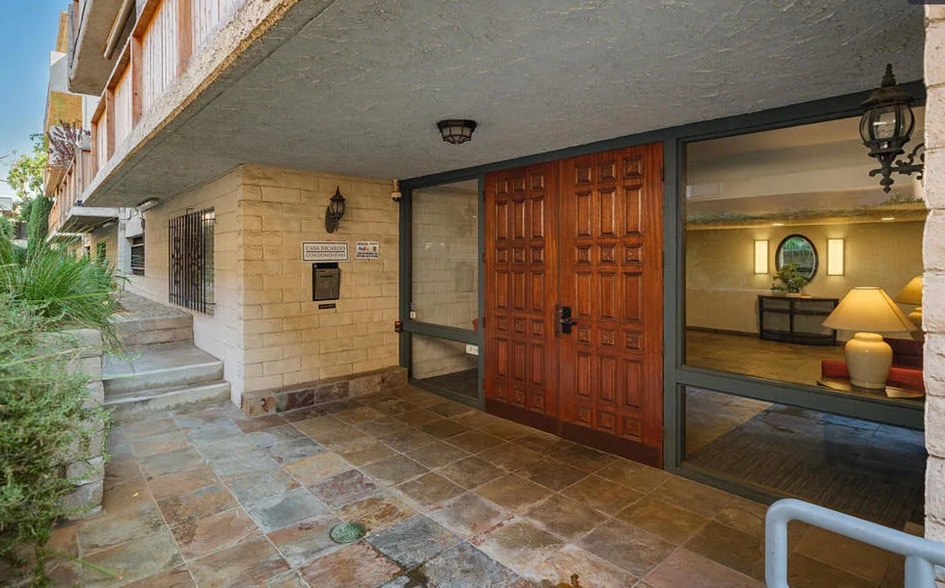 Building Photo - 266 S Madison Ave