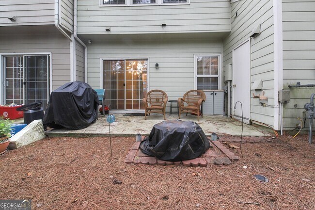 Building Photo - 4084 Howell Park Rd