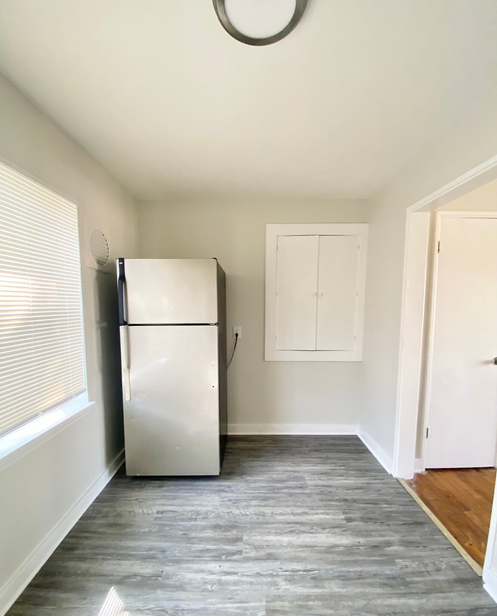 Building Photo - 1445 Nightingale Rd