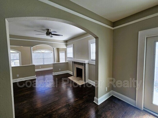 Building Photo - 209 S Westland Ave