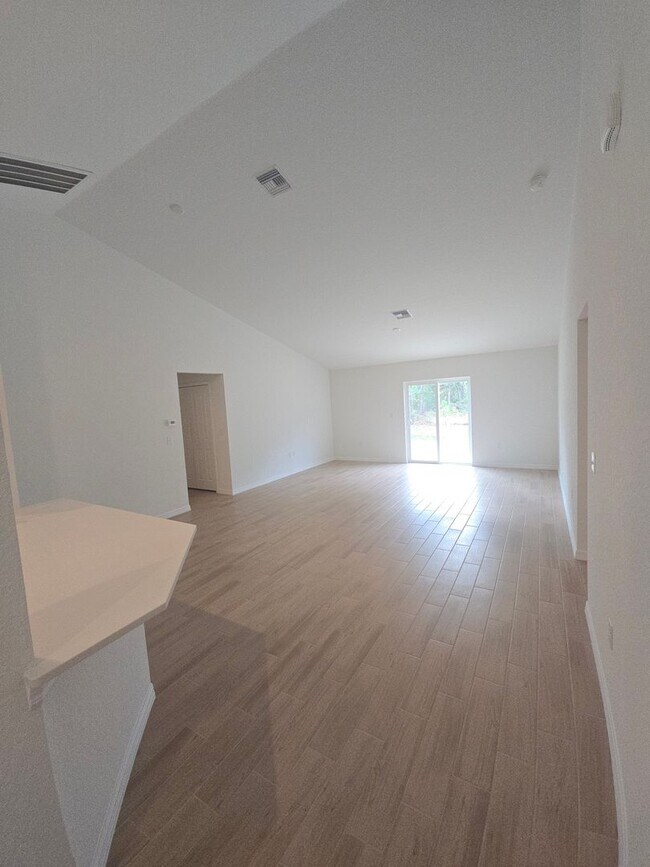 Building Photo - 4 bed 2 bath new construction home