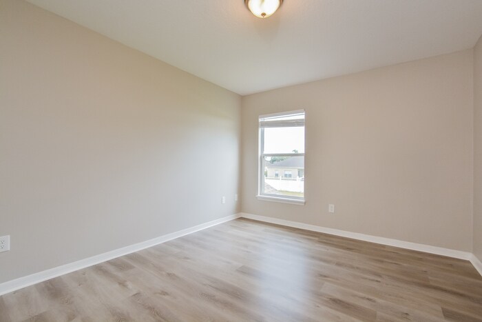 Building Photo - 113 Key Haven Dr