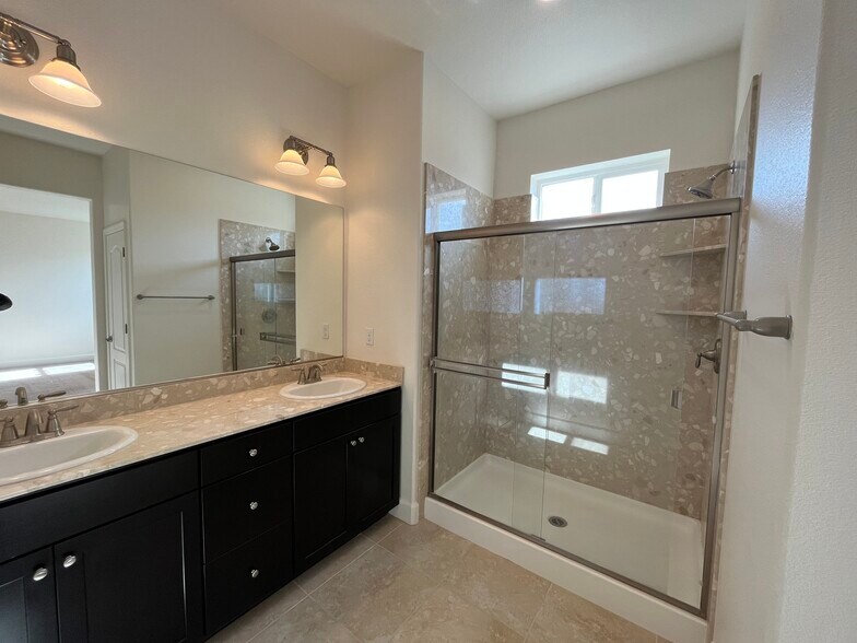 Building Photo - 3355 Barolo Ct