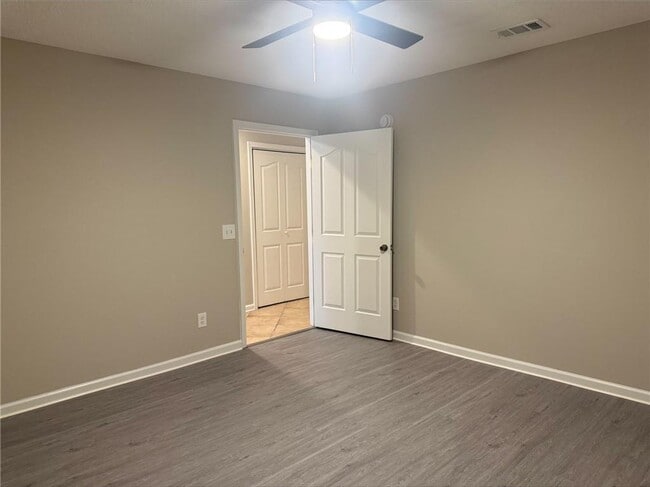 Building Photo - 106 Windridge Dr