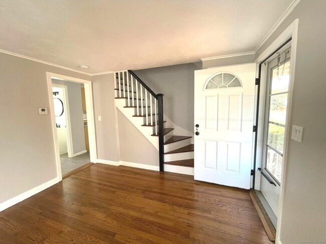 Building Photo - 34 Monroe St