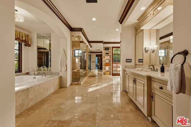 Building Photo - 2374 Earls Ct