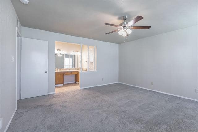 Building Photo - 3037 Hamlet Ct