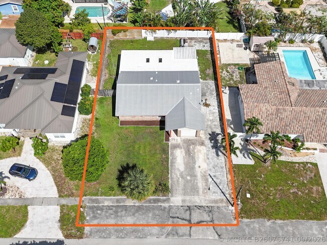 Building Photo - 2233 NW 3rd Ave