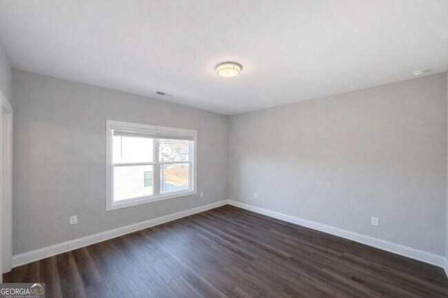 Building Photo - 1375 Walking Wy