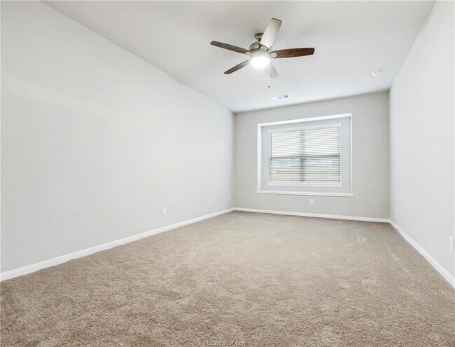 Building Photo - "Charming 4-Bed Retreat with Spacious Living in Bryan, TX – Your Perfect Home Awaits!"