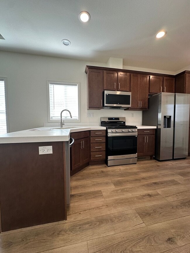 Building Photo - Rare horse property with huge workshop and dog kennels. Ready for move in