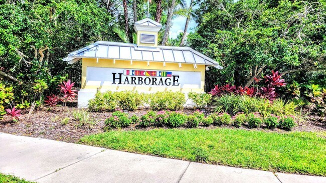 Building Photo - ANNUAL UNFURNISHED 2 bed 2 bath ground flo...