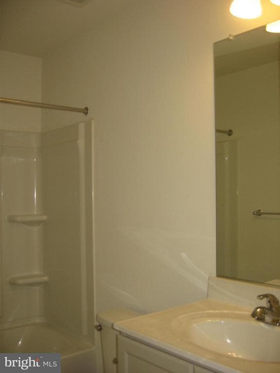 Building Photo - 21 Darien Dr