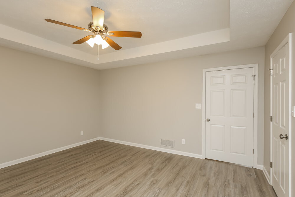 Building Photo - 1030 Sycamore Summit