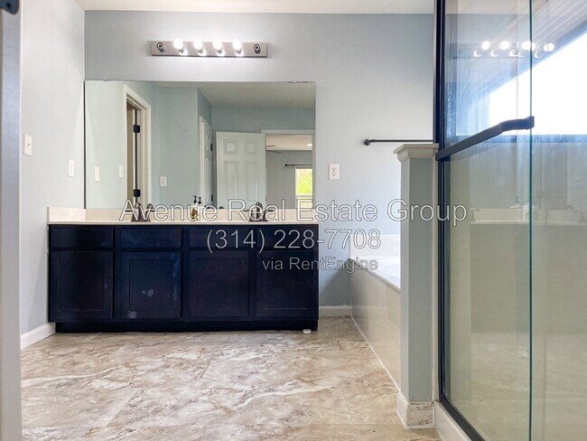 Building Photo - 948 Meramec Grove Dr
