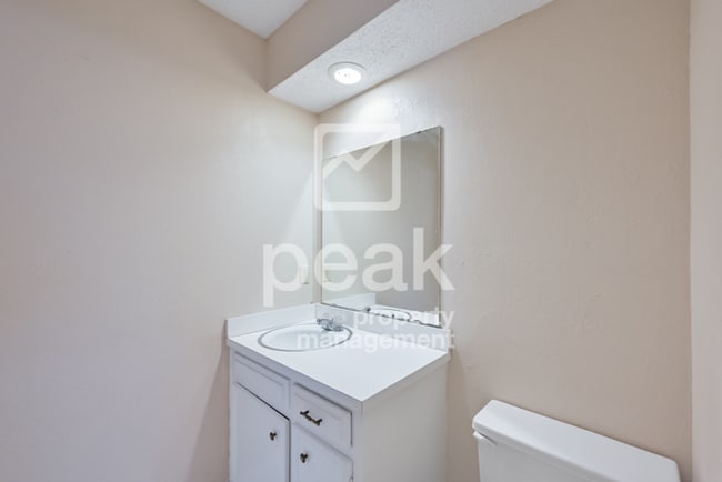 Building Photo - $1,549! 2/Bed1.5Bath duplex in Arlington!