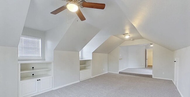 Building Photo - Charming 4-Bedroom Home with Modern Comforts & Spacious Living