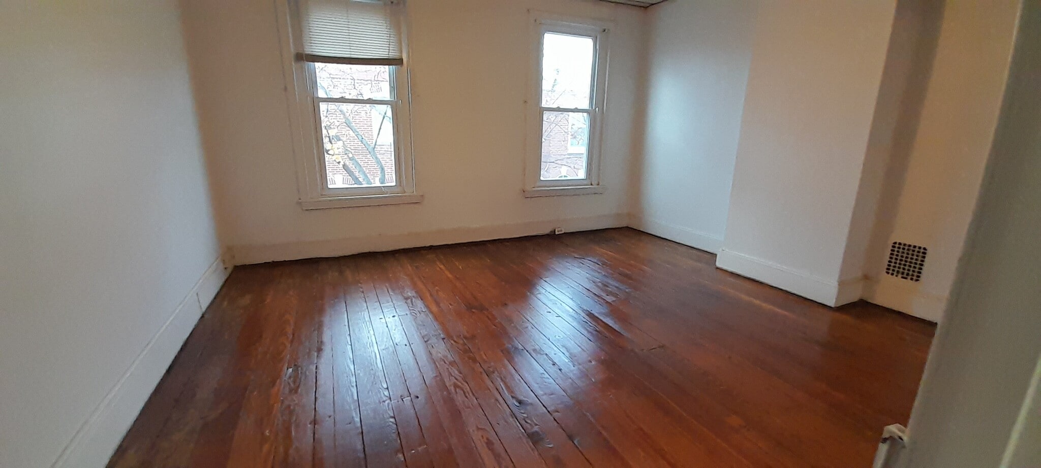 Building Photo - 421 McClellan St