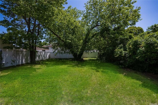 Building Photo - 835 Peninsula Blvd