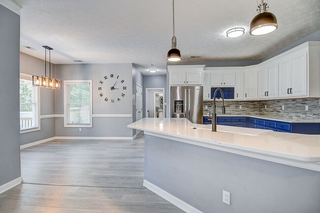 Building Photo - Tastefully Renovated Ranch in Hickory on q...