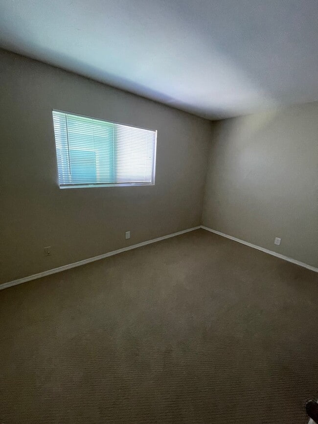 Building Photo - Spacious 4BR Cul-de-Sac Home with Large Backyard & Attached Garage