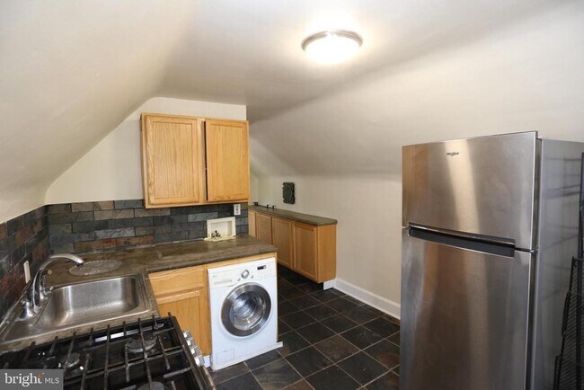 Building Photo - 730 St Johns Rd