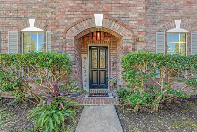 Building Photo - 2409 Daytona Ct