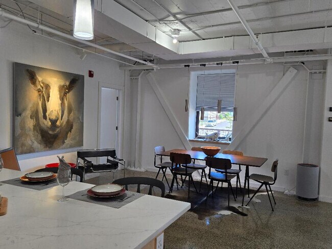 Building Photo - 790 Front St