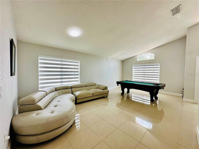 Building Photo - 8885 Palisades Beach Ave