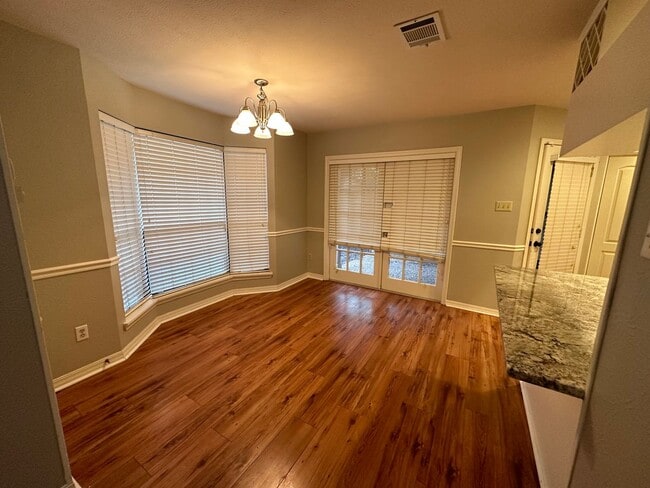 Building Photo - Beautiful Central Shreveport Home