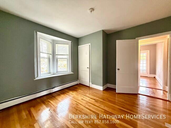 Building Photo - 879 Broadway-2